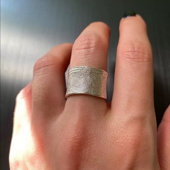 - Retro Textured 925 Sterling Silver Wide Band Ring - Picture 4 of 13